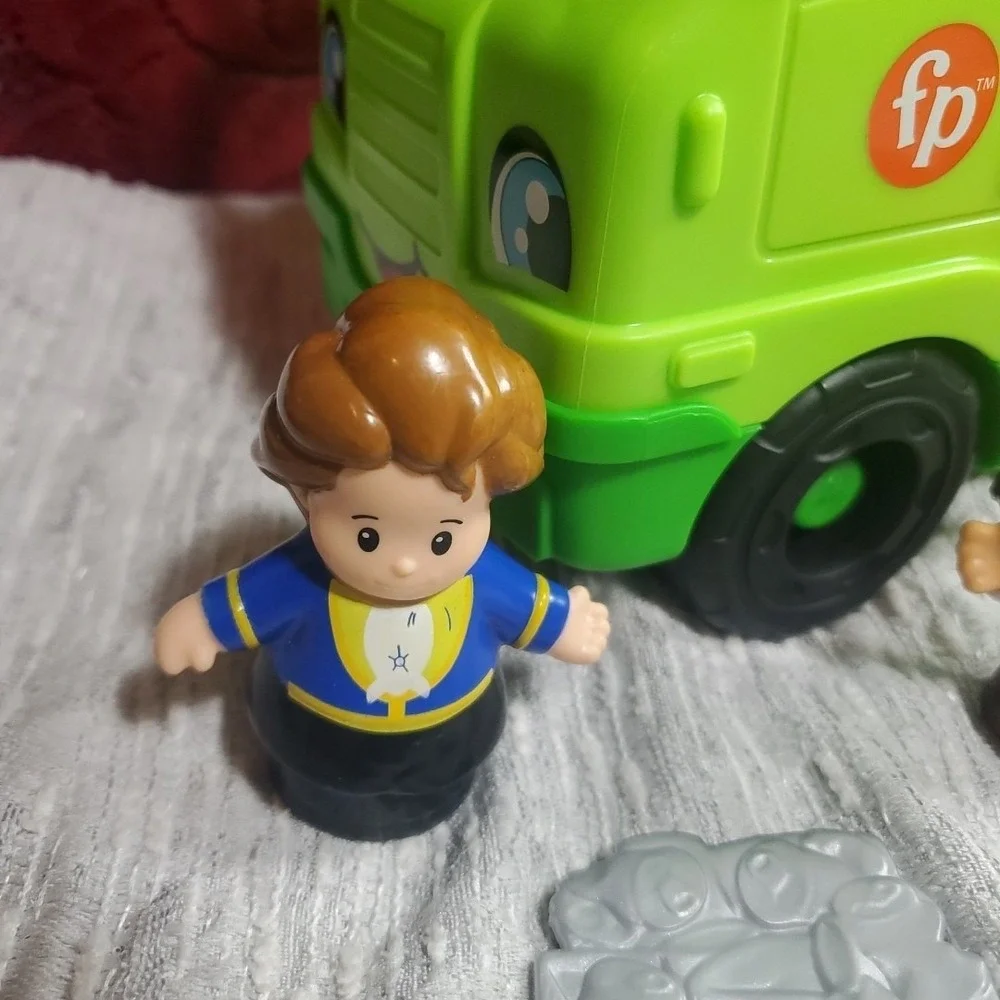Fisher Price Little People Recycle Truck w 4 Figures Tested‎ Working